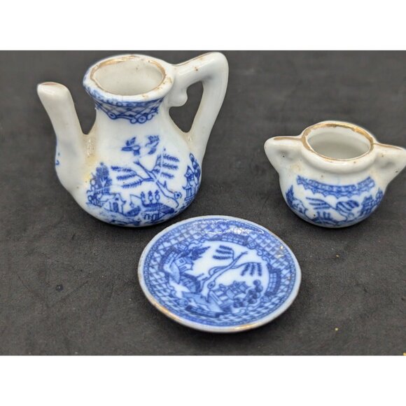 Vtg. Set 3 Miniature Blue Willow Tea Pot Plate & Sugar Blue White China READ - Picture 12 of 16